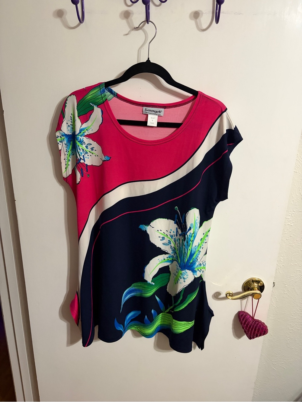 💜 Medium Serengeti Pink & Navy Floral Scoop Neck Tunic